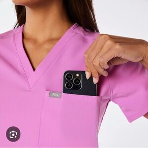 Figs Pink Cloud Catarina scrub top size M new